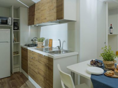 hu-i-pini-village-mobile-home-hu-stay-smart-interior-kitchen