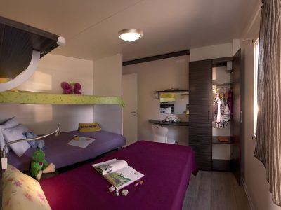 hu-i-pini-village-village-mobile-home-hu-stay-easy-l-plus-interior-bedroom-singlebeds
