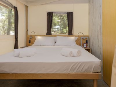 hu-montescudaio-village-glamping-hu-glamp-smart-interior-bedroom