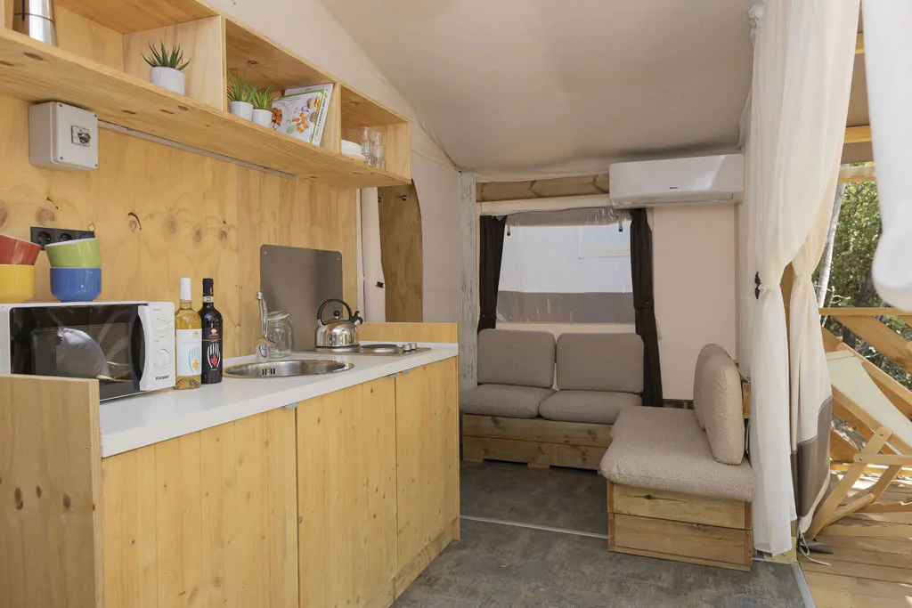 hu-montescudaio-village-glamping-hu-glamp-smart-interior-kitchen
