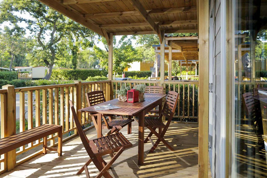 hu-montescudaio-village-mobile-home-hu-stay-premium-exterior-terrace