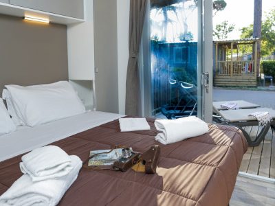 hu-montescudaio-village-mobile-home-hu-stay-premium-interior-bedroom