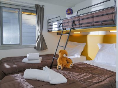 hu-montescudaio-village-mobile-home-hu-stay-premium-interior-bedroom-singlebeds
