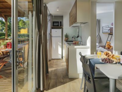 hu-montescudaio-village-mobile-home-hu-stay-premium-interior-kitchen