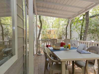 hu-montescudaio-village-mobile-home-hu-stay-smart-l-plus-exterior-terrace
