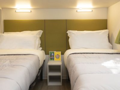 hu-montescudaio-village-mobile-home-hu-stay-smart-l-plus-interior-bedroom-singlebeds