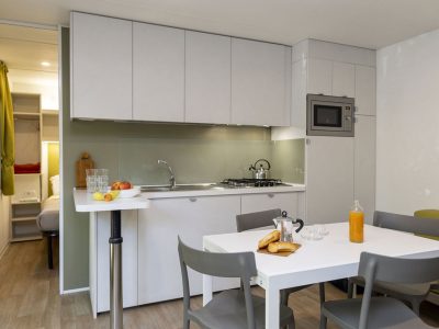 hu-montescudaio-village-mobile-home-hu-stay-smart-l-plus-interior-kitchen