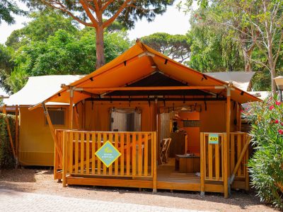 hu-park-albatros-village-glamping-hu-glamp-premium-xl-exterior-frontview