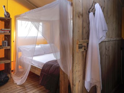 hu-park-albatros-village-glamping-hu-glamp-premium-xl-interior-bedroom-doublebed