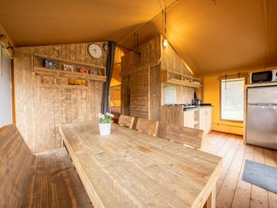 hu-park-albatros-village-glamping-hu-glamp-premium-xl-interior-livingroom