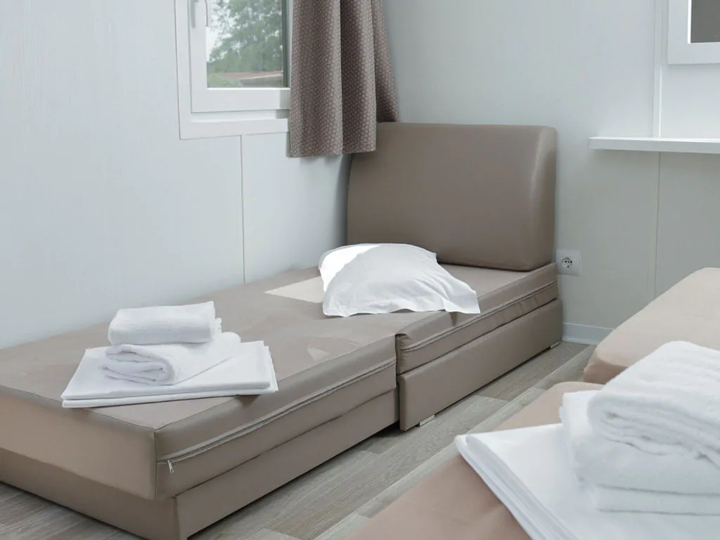 hu-roma-camping-in-town-mobile-home-hu-stay-smart-xs-plus-interior-sofabed