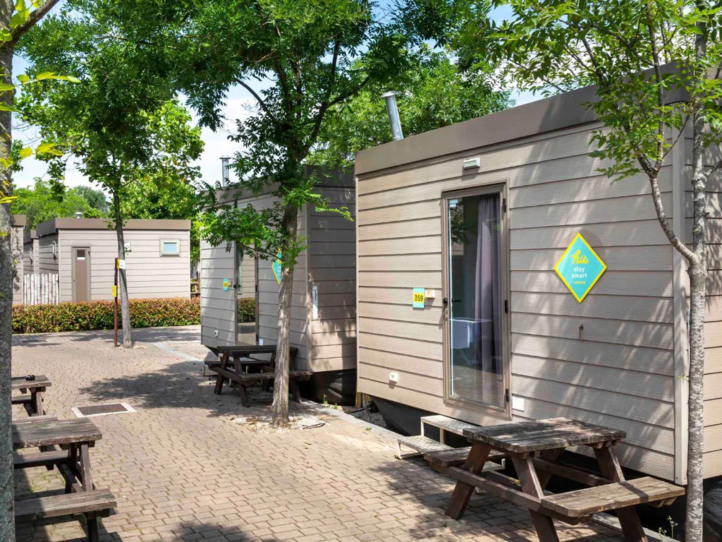 hu-venezia-camping-in-town-mobile-home-hu-stay-smart-xs-twin-exterior-frontview