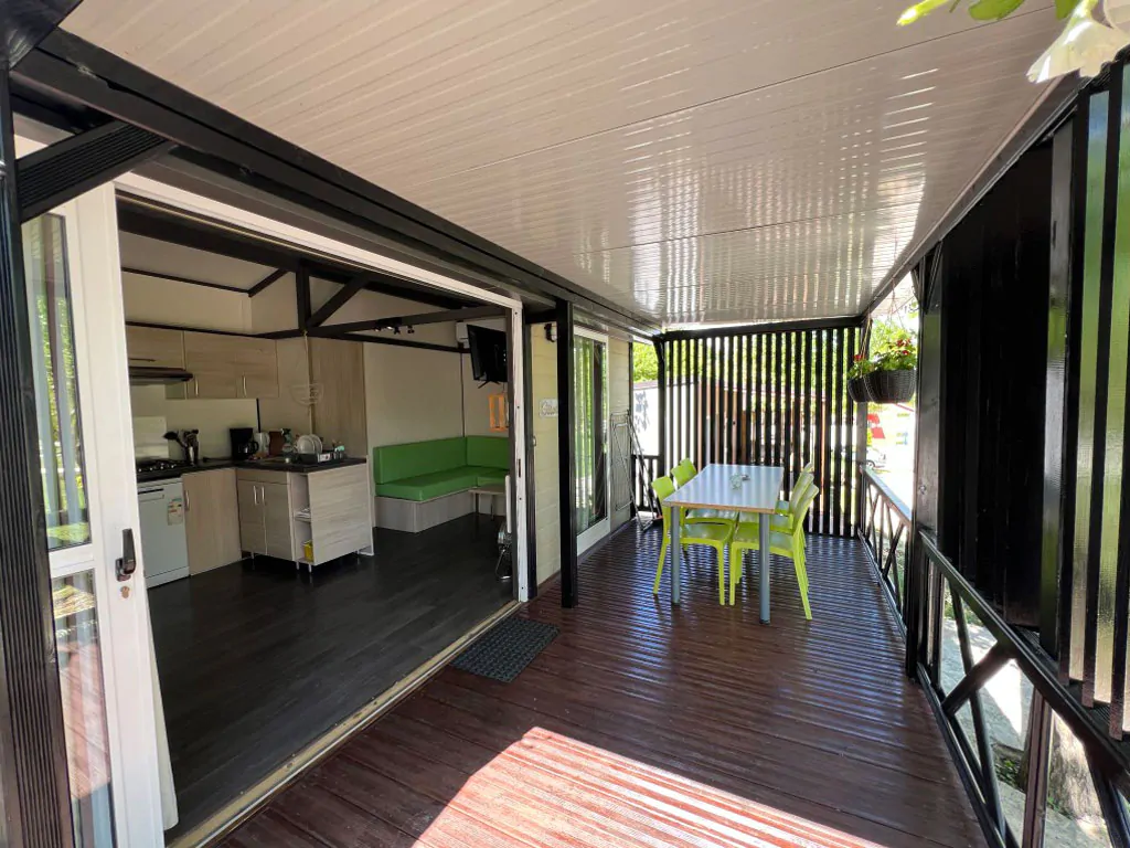 camping-karin-accommodation-mobile-home-karin-exterior-terrace-wide