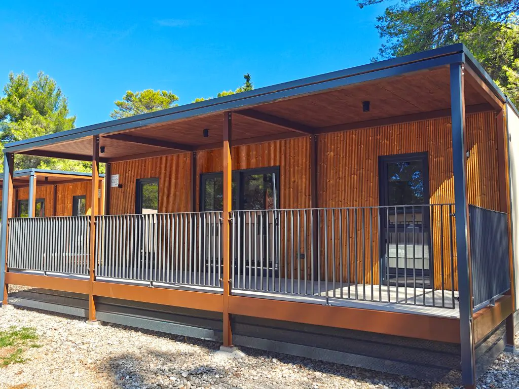 campsite-pineta-mobile-home-onda-exterior-frontview