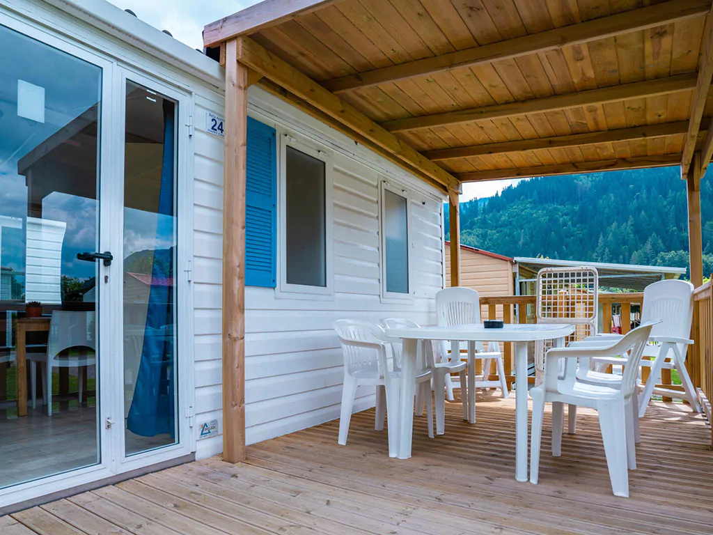 happy-plus-mobile-home-exterier-terace