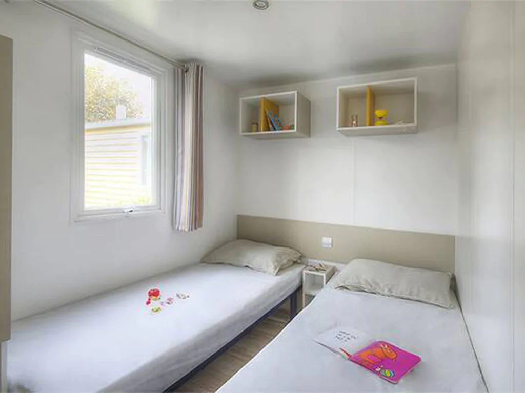 camping-bijela-uvala-mobilehome-premium-for-four-interior-bedroom-singlebeds