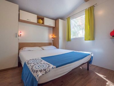 camping-klenovica-mobilehome-comfort-for-six-interior-bedroom