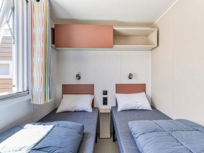 camping-klenovica-mobilehome-premium-for-six-interior-bedroom-singlebed