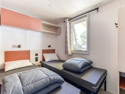 camping-klenovica-mobilehome-premium-for-six-interior-bedroom-singlebeds