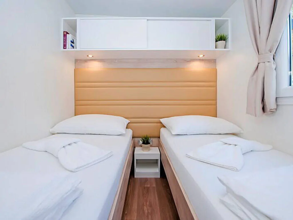 camping-puntica-mobilehome-comfort-for-six-interior-second-bedroom-singlebeds