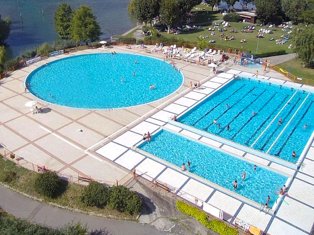 camping-sassabenek-pool-area-airview
