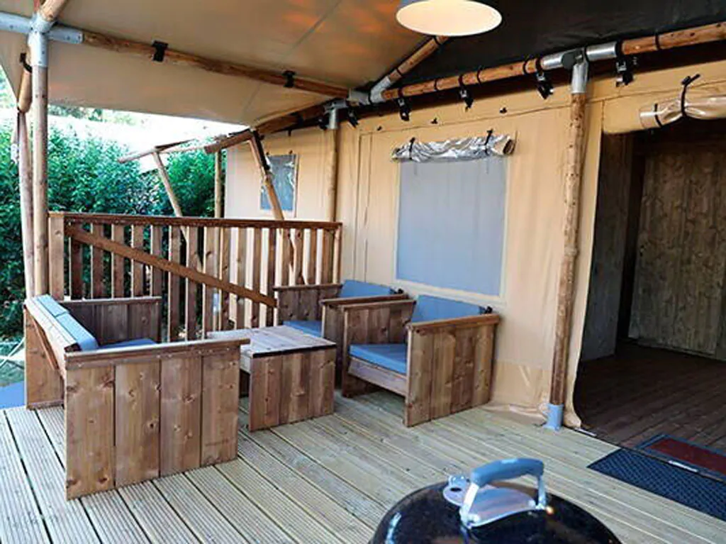camping-val-saline-glamping-safari-tent-superior-plus-exterior-terrace