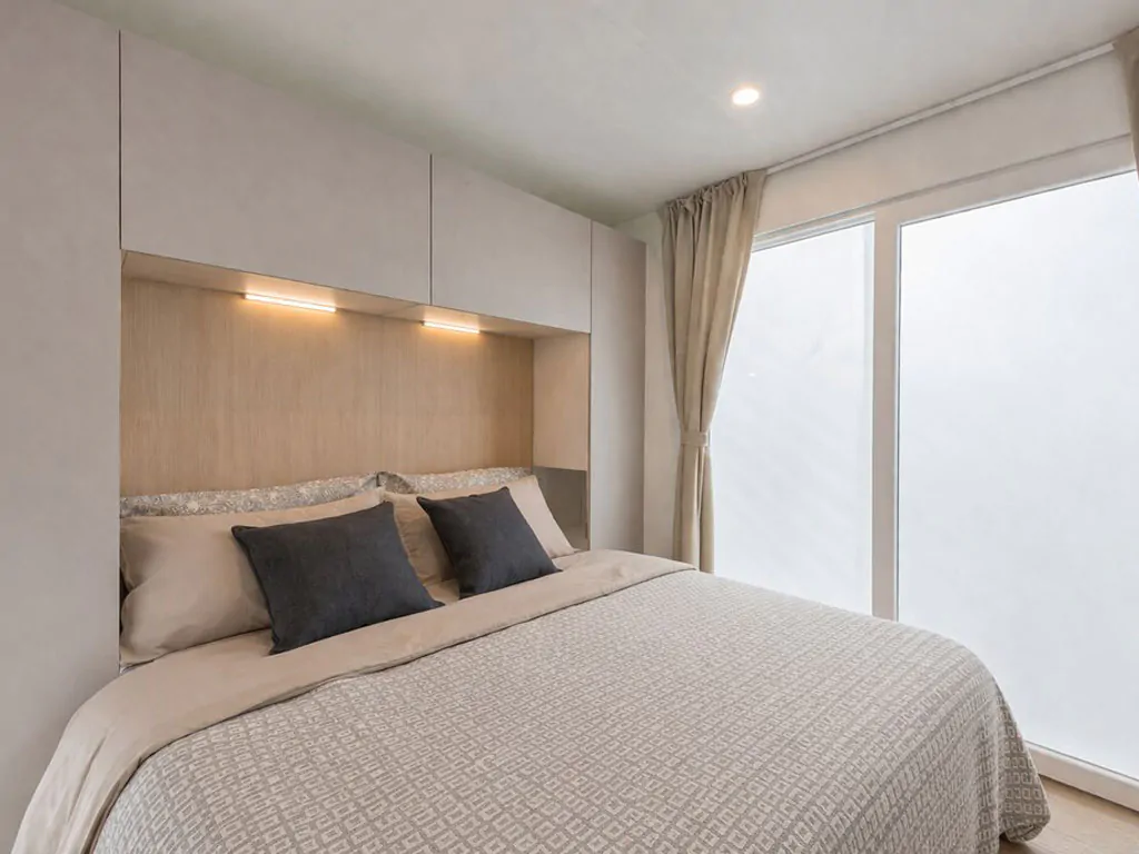 delta-open-air-resort-mobile-home-family-comfort-interior-bedroom
