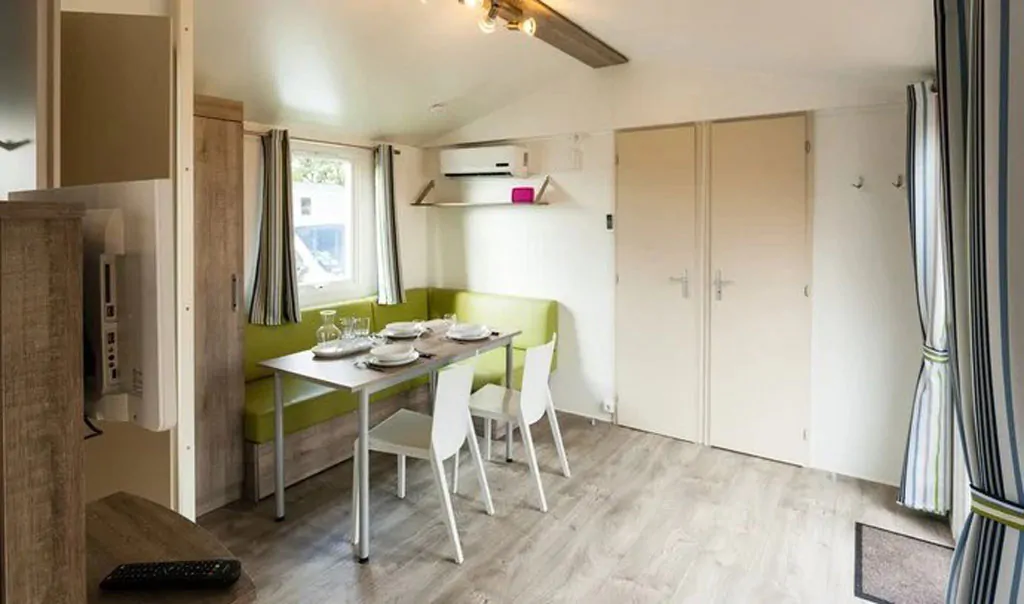 campsite-park-umag-mobile-home-comfort-for-6-persons-interior-living-room-2