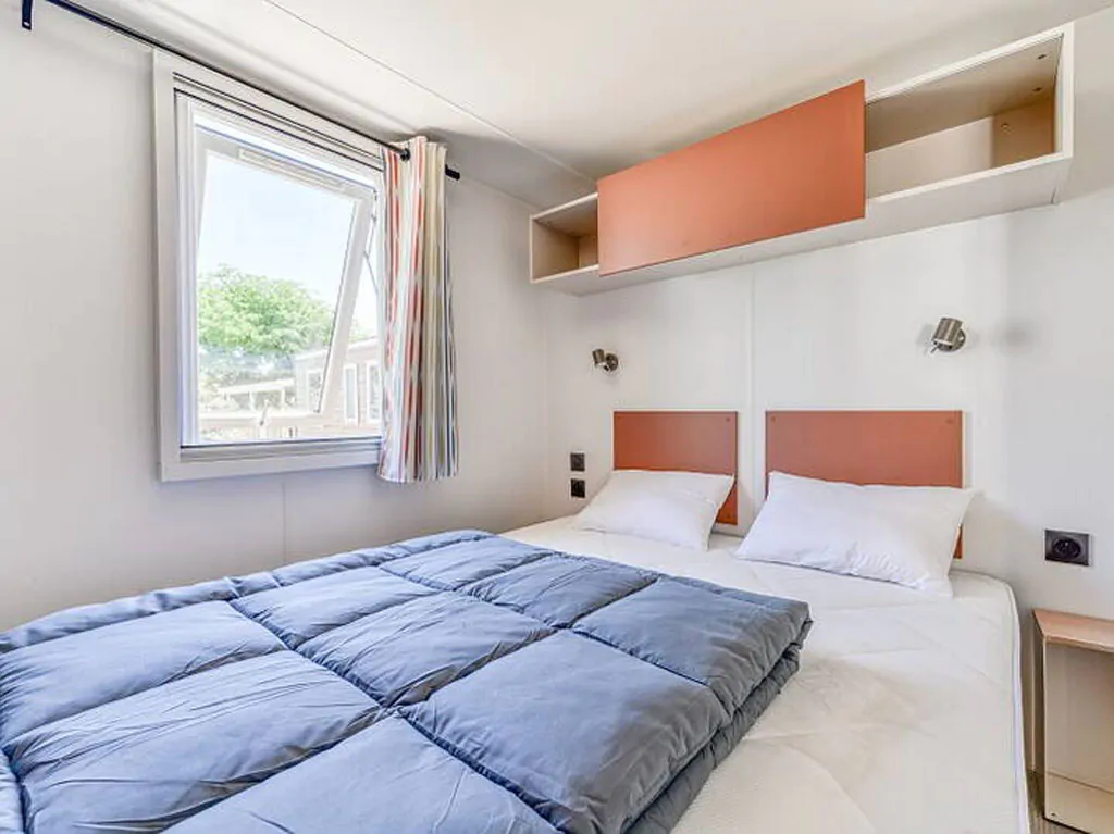 zaton-holiday-resort-mobilehome-premium-three-bedrooms-interior-bedroom